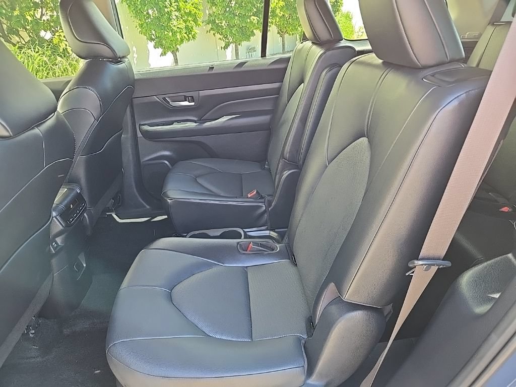 Used 2024 Toyota Grand Highlander AWD image 35
