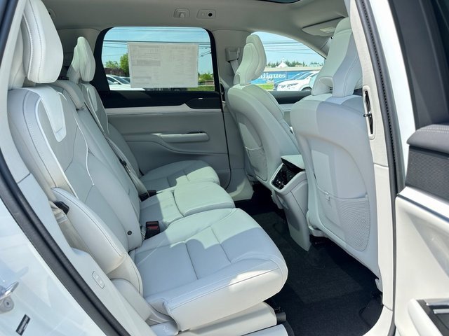 New 2025 Volvo EX90 Plus image 13