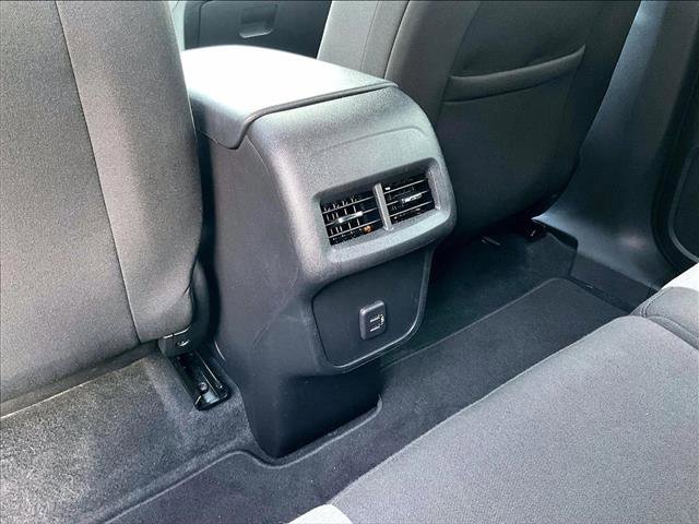 Used 2023 Chevrolet Equinox LS image 25