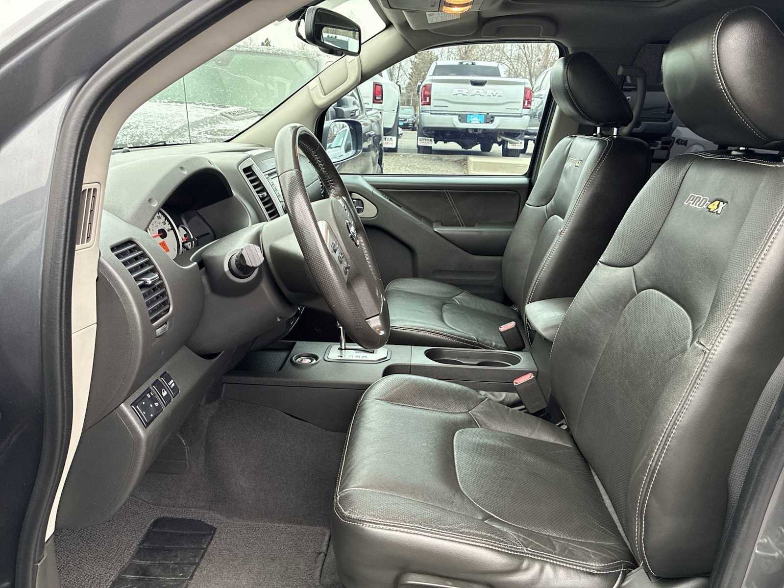 Used 2020 Nissan Frontier PRO-4X w/ Pro-4x Utility Package image 13