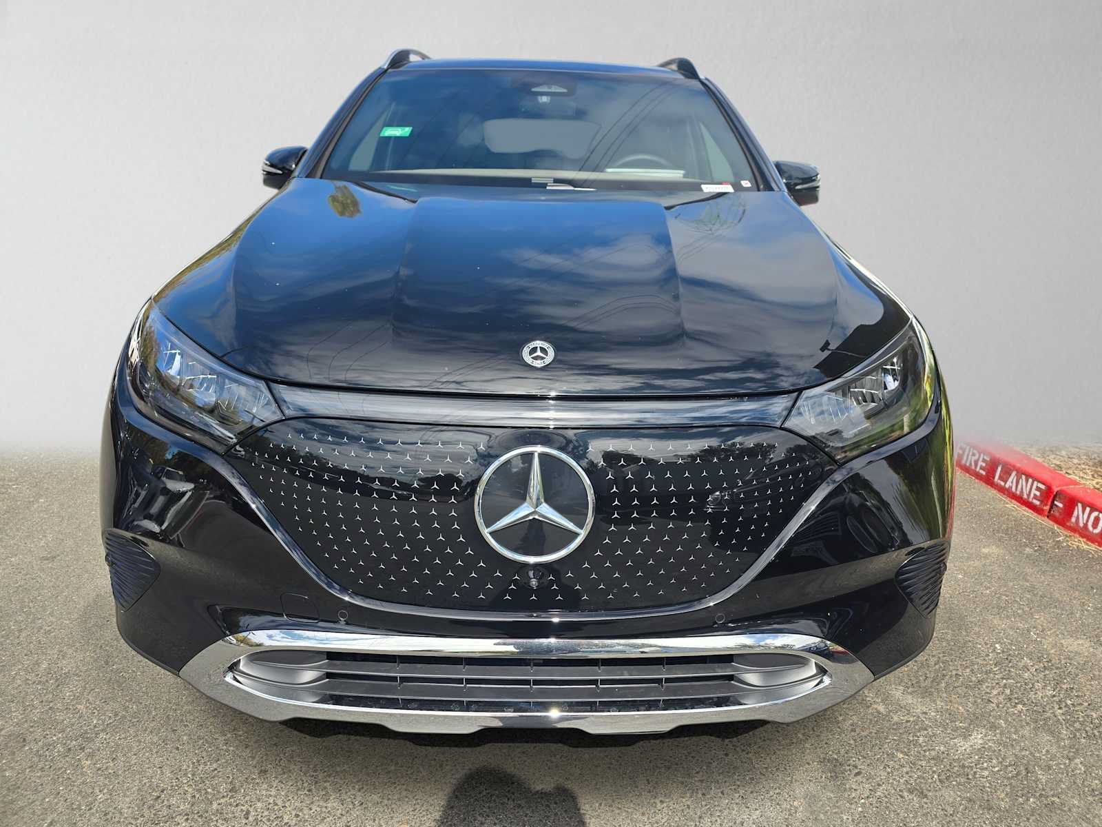 New 2026 Mercedes-Benz EQE 320 4MATIC SUV image 8