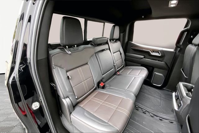 Used 2024 Chevrolet Silverado 1500 High Country w/ Technology Package image 17