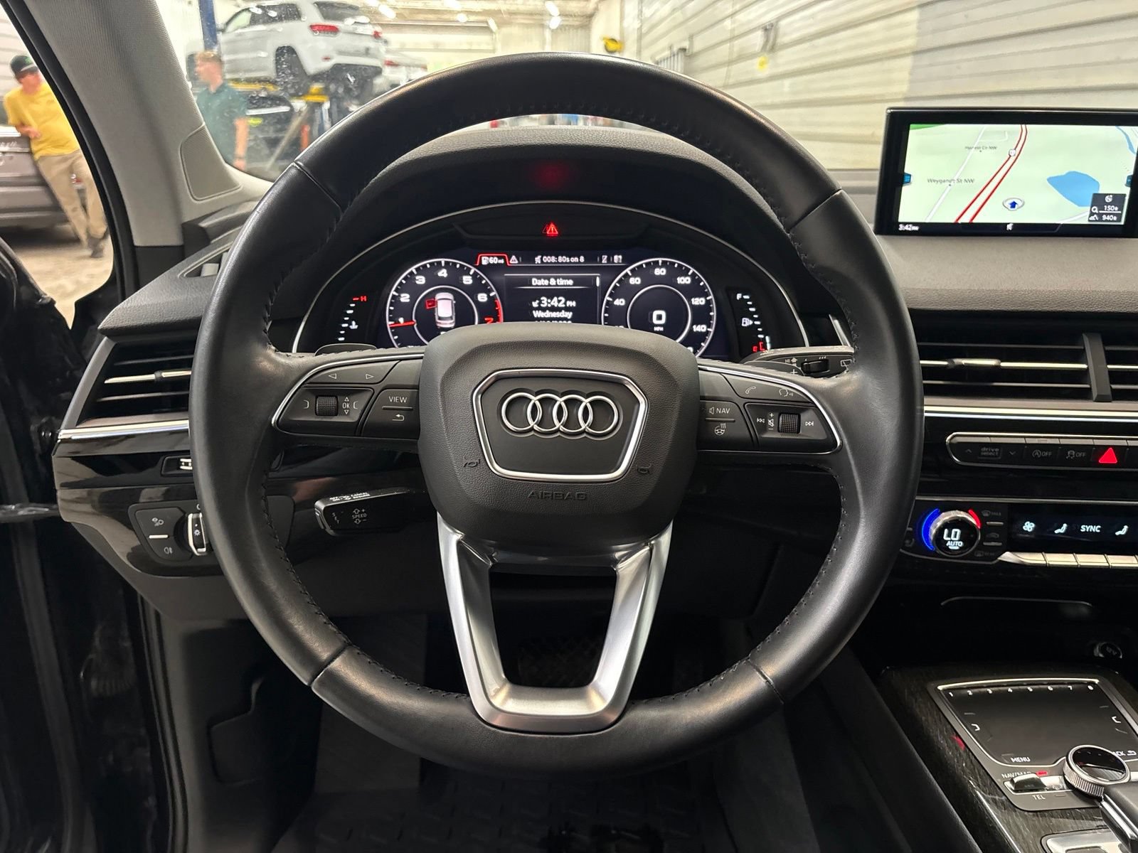 Used 2019 Audi Q7 3.0T Premium Plus w/ Premium Plus Package AWD/4WD image 11