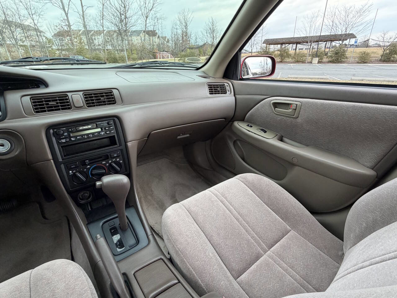 Used 1998 Toyota Camry LE FWD image 21
