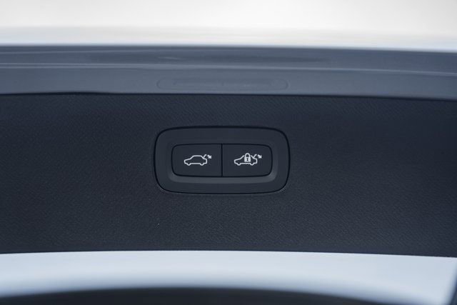 New 2026 Volvo XC90 B6 Plus w/ Protection Package Premier image 10