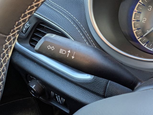 Used 2025 Chrysler Pacifica Limited FWD image 22