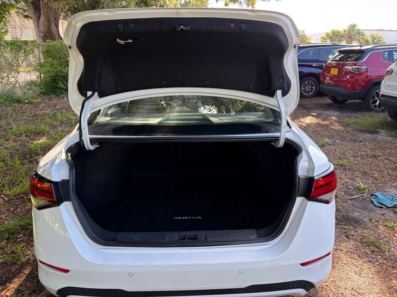 Used 2025 Nissan Sentra SV FWD image 28