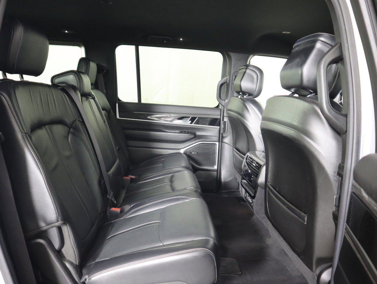 Used 2022 Jeep Wagoneer Series II image 13