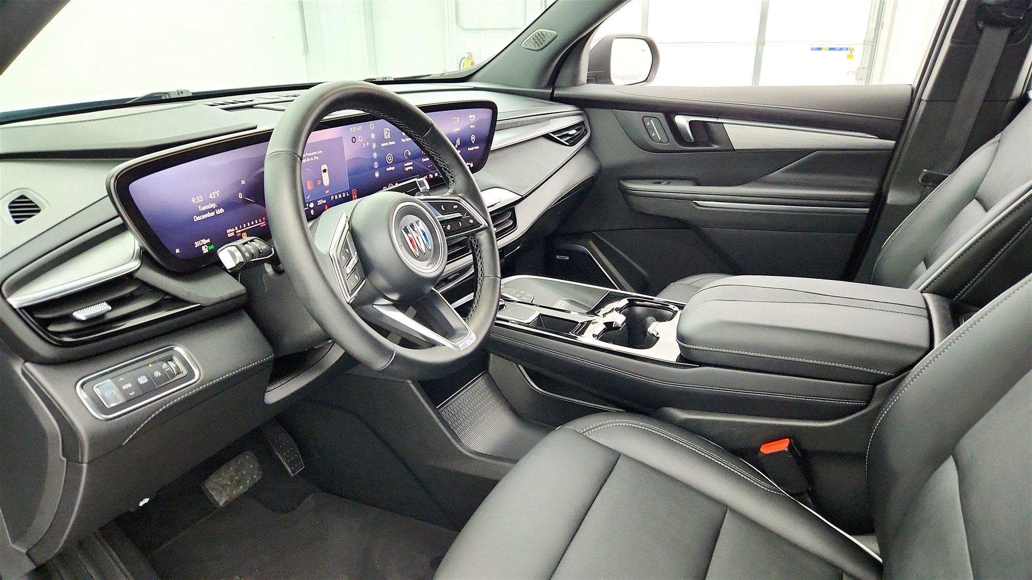 Used 2025 Buick Enclave Preferred image 9