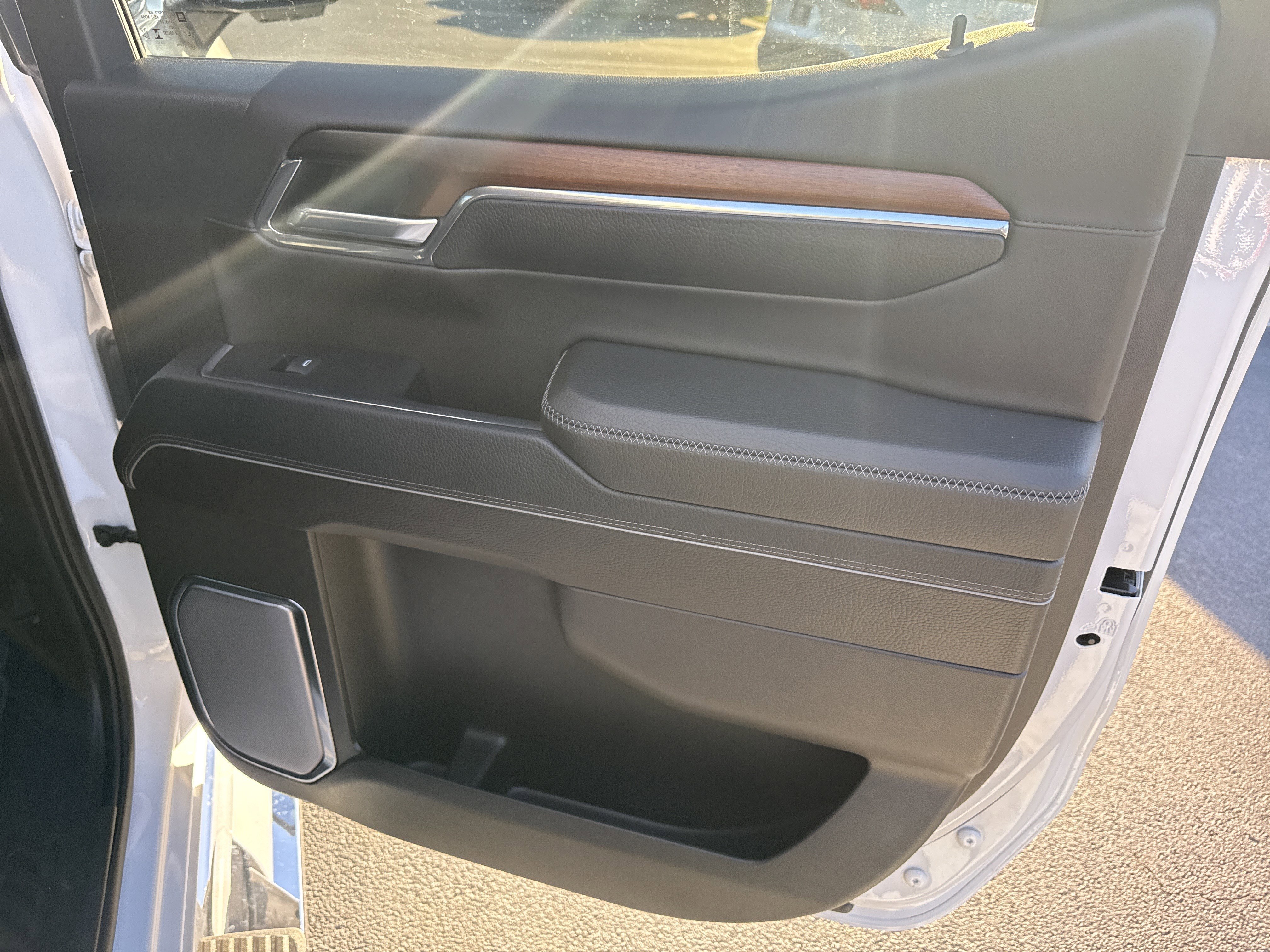 Used 2024 GMC Sierra 1500 Denali w/ Technology Package image 36