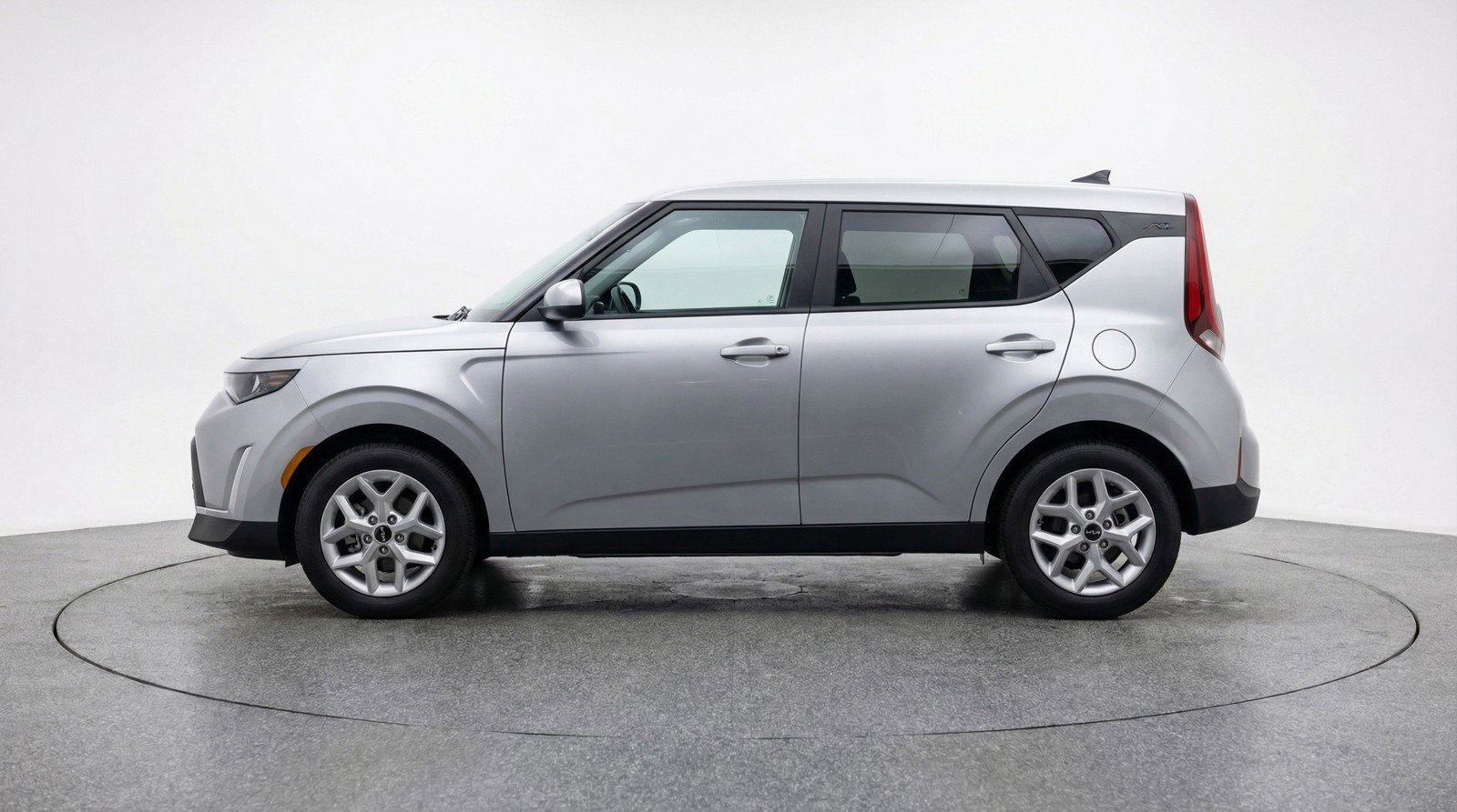 Used 2025 Kia Soul LX w/ LX Technology Package image 5