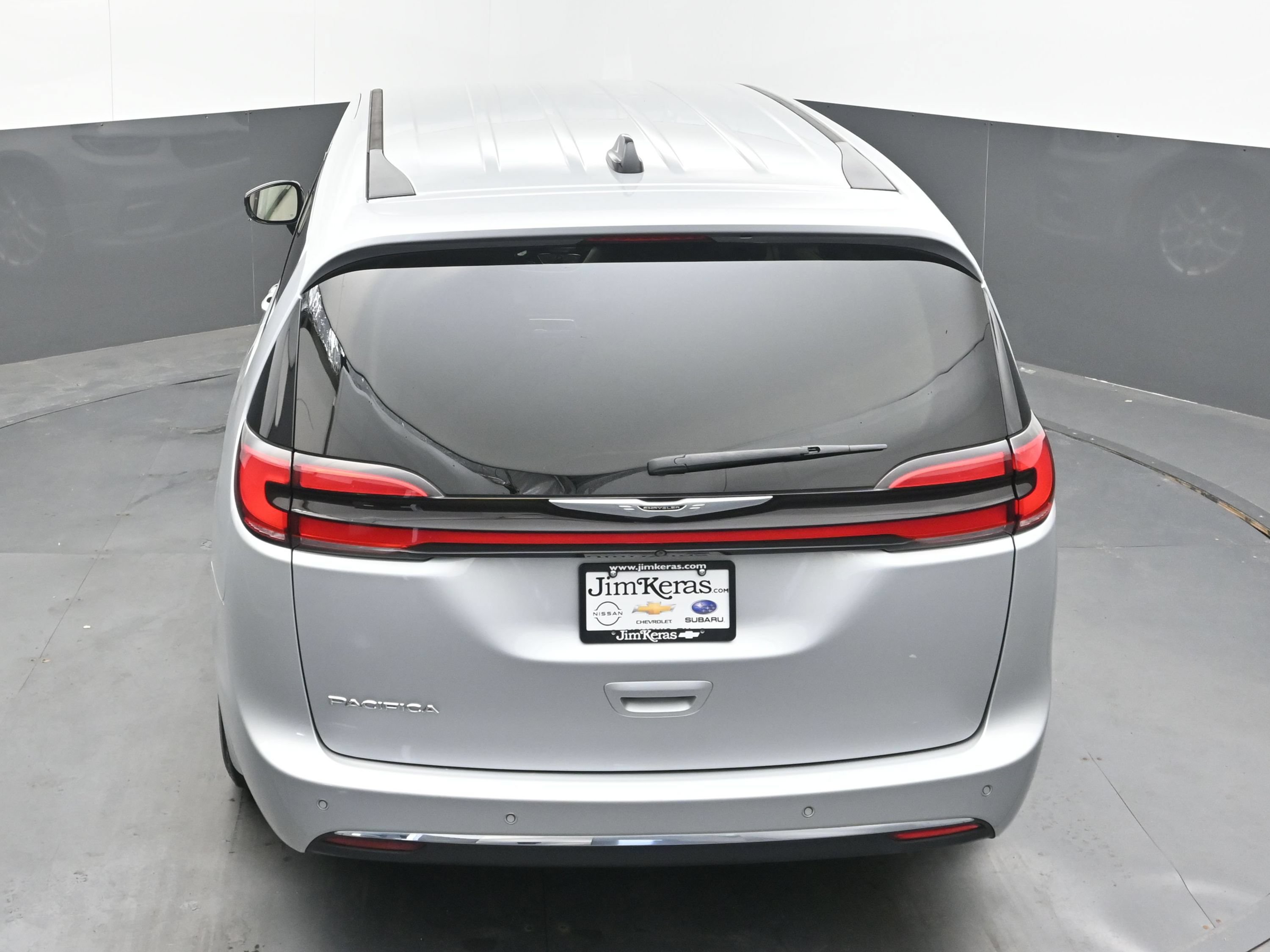 Used 2024 Chrysler Pacifica Touring-L FWD image 33