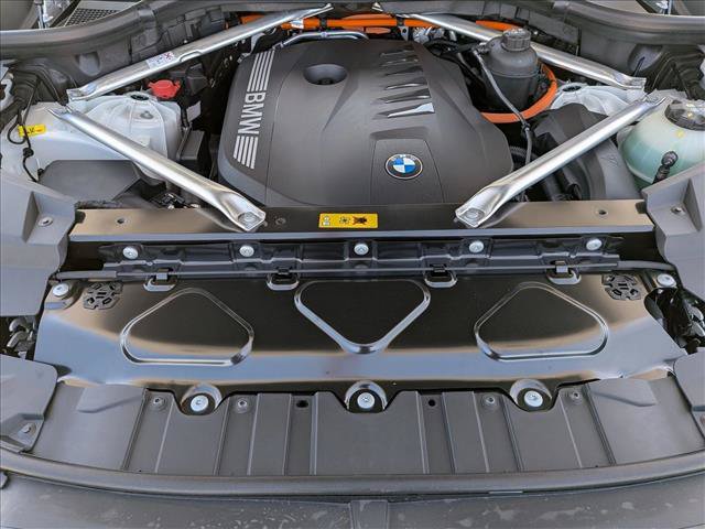 New 2026 BMW X5 xDrive50e w/ M Sport Package AWD/4WD image 18