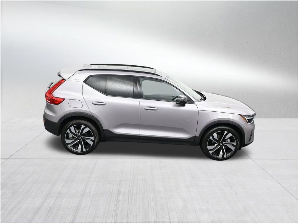 New 2026 Volvo XC40 B5 Plus AWD/4WD image 19
