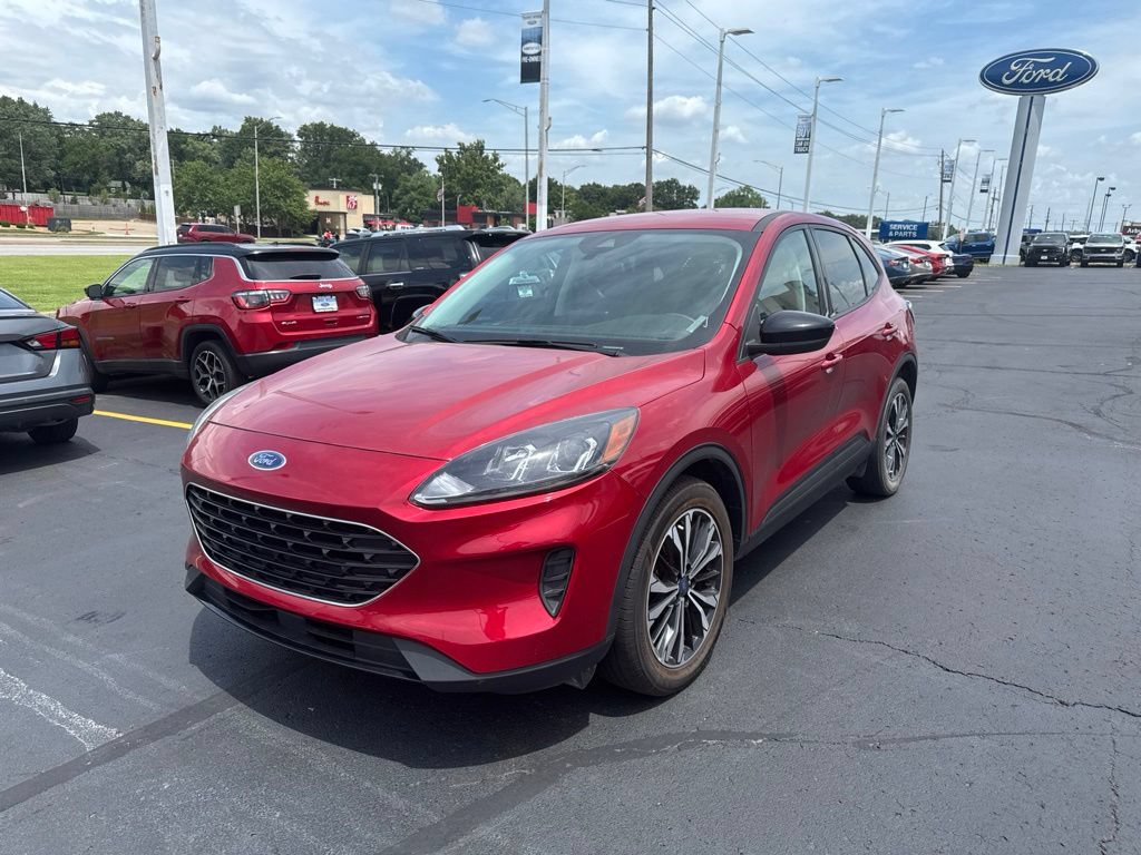 Used 2022 Ford Escape SE w/ SE Sport Appearance Package FWD image 1