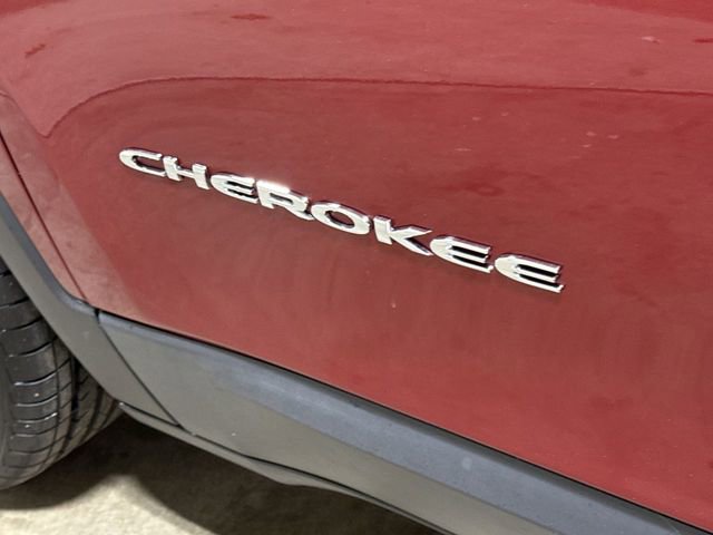 Used 2015 Jeep Cherokee Sport w/ Sport Appearance Group FWD image 24