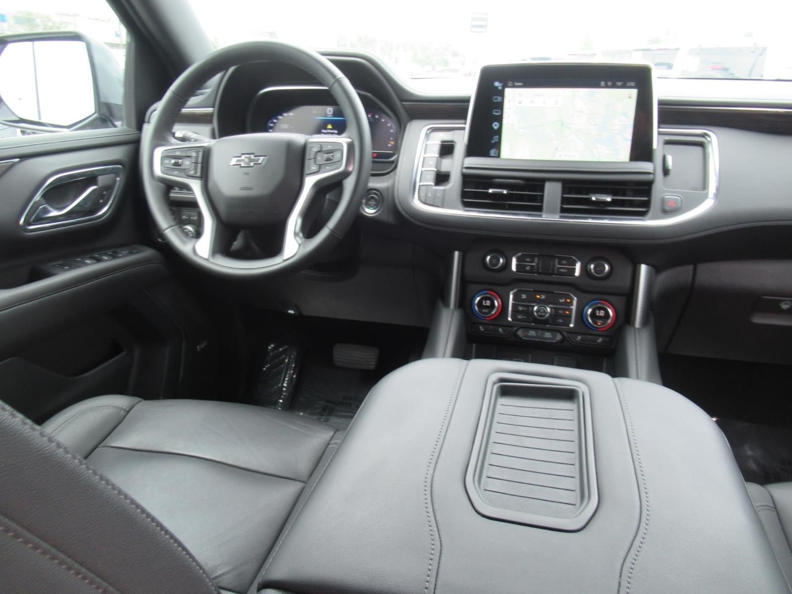 Used 2024 Chevrolet Suburban Z71 w/ Luxury Package AWD/4WD image 13