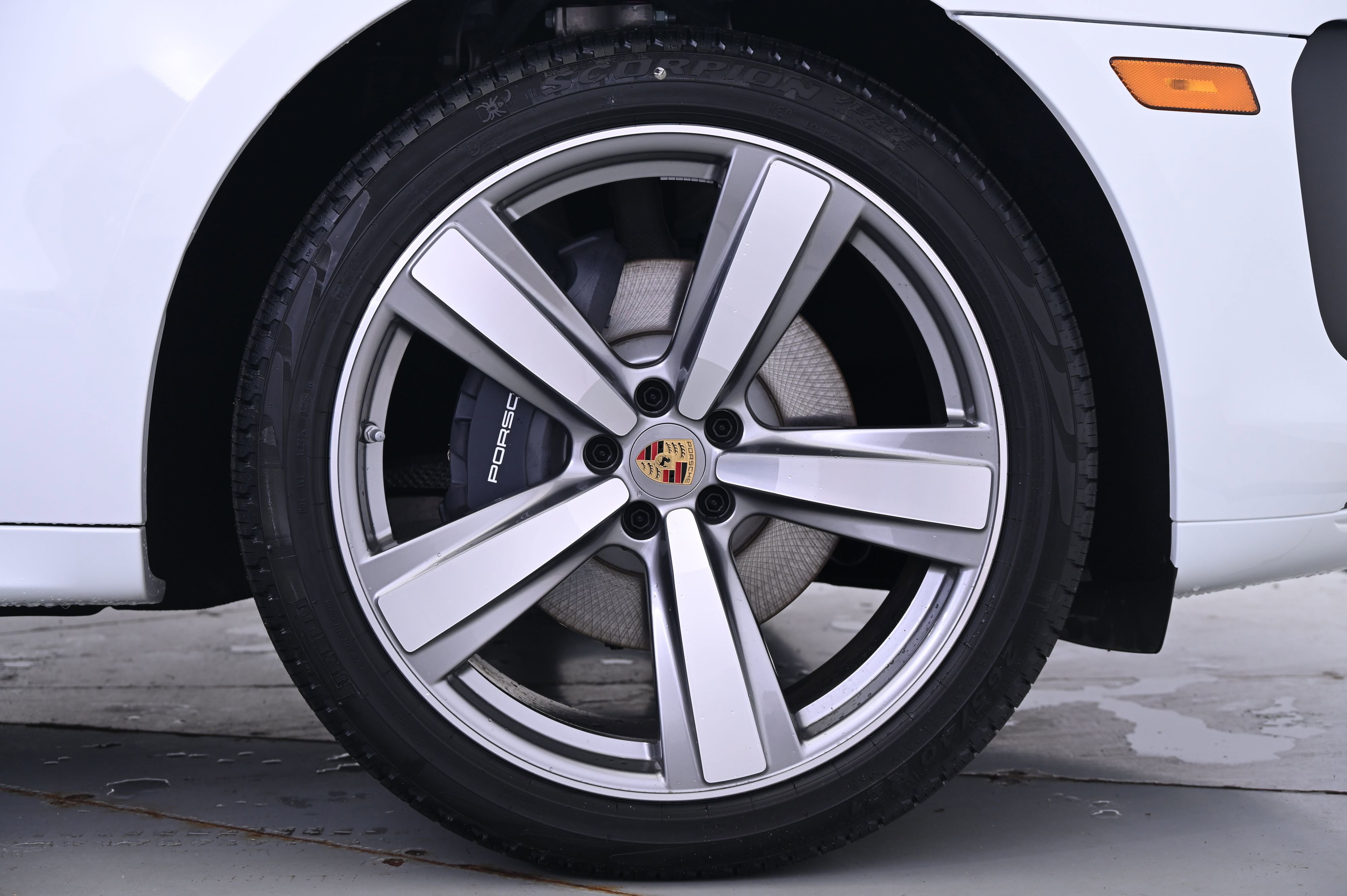 Certified 2025 Porsche Macan image 18