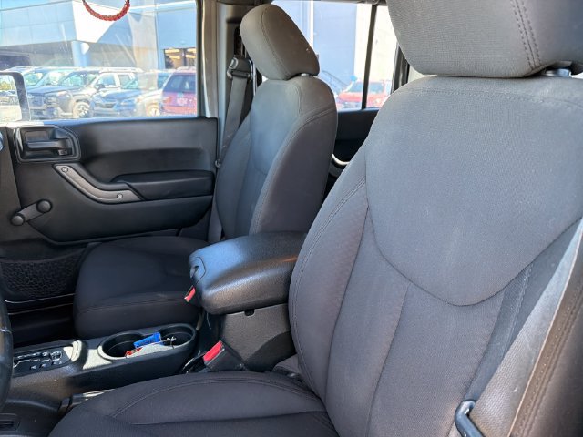 Used 2018 Jeep Wrangler Unlimited Sport w/ Connectivity Group AWD/4WD image 18