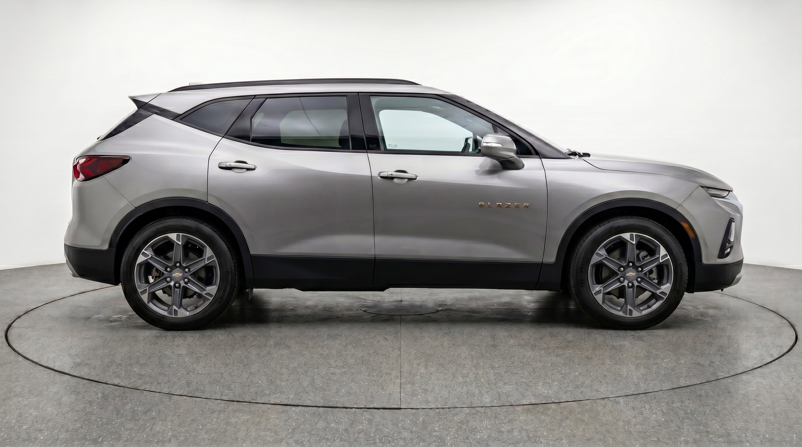 Used 2025 Chevrolet Blazer LT FWD image 11