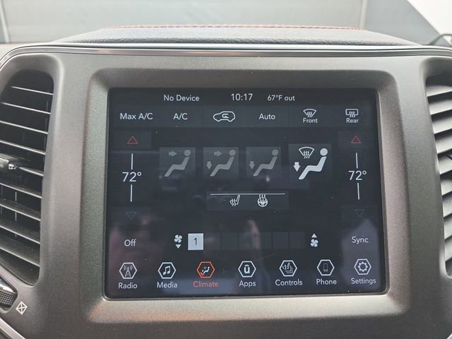 Used 2020 Jeep Cherokee Trailhawk w/ Cold Weather Group image 31