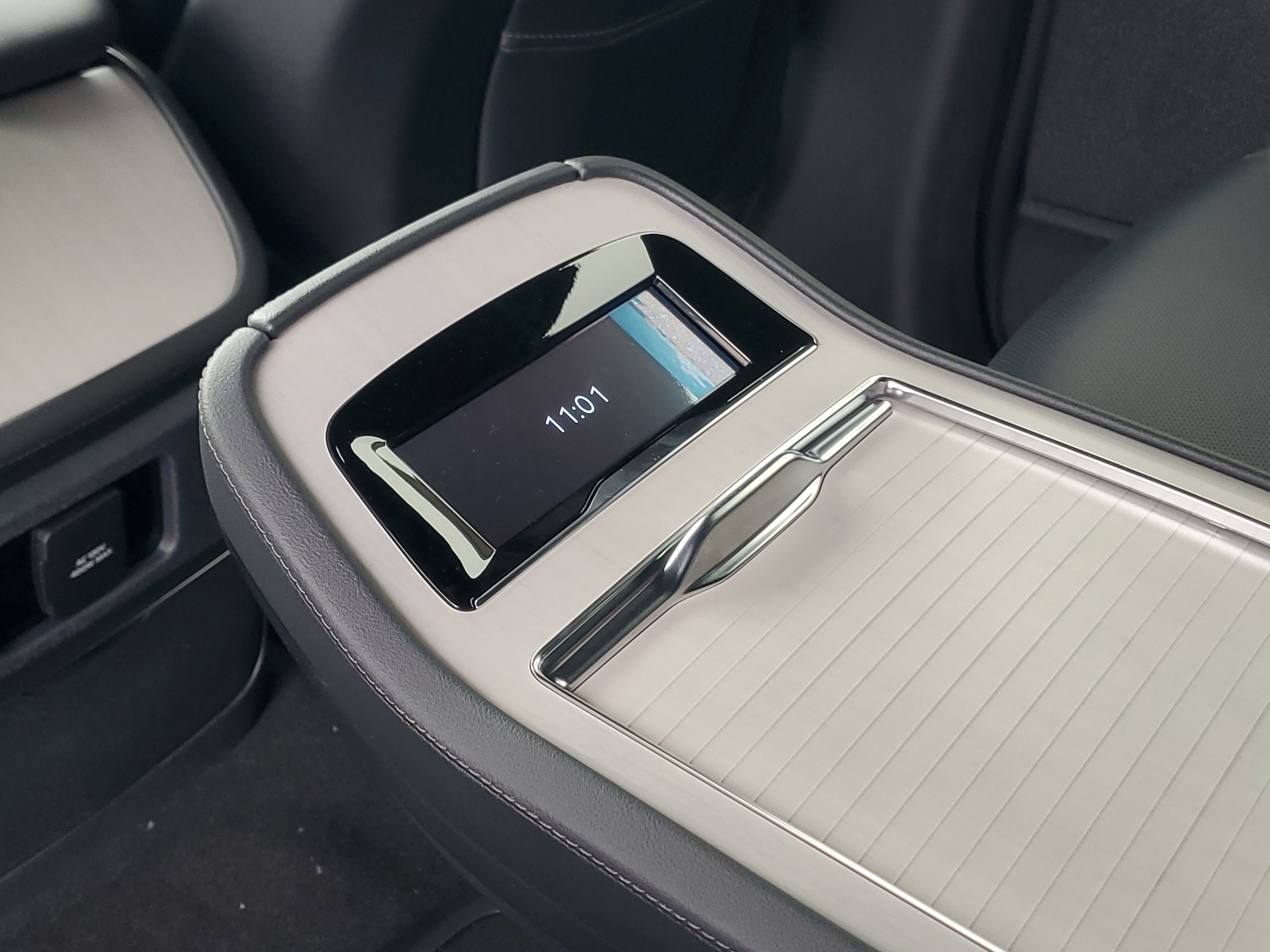 New 2025 Lincoln Navigator L Reserve w/ Jet Appearance Package image 30