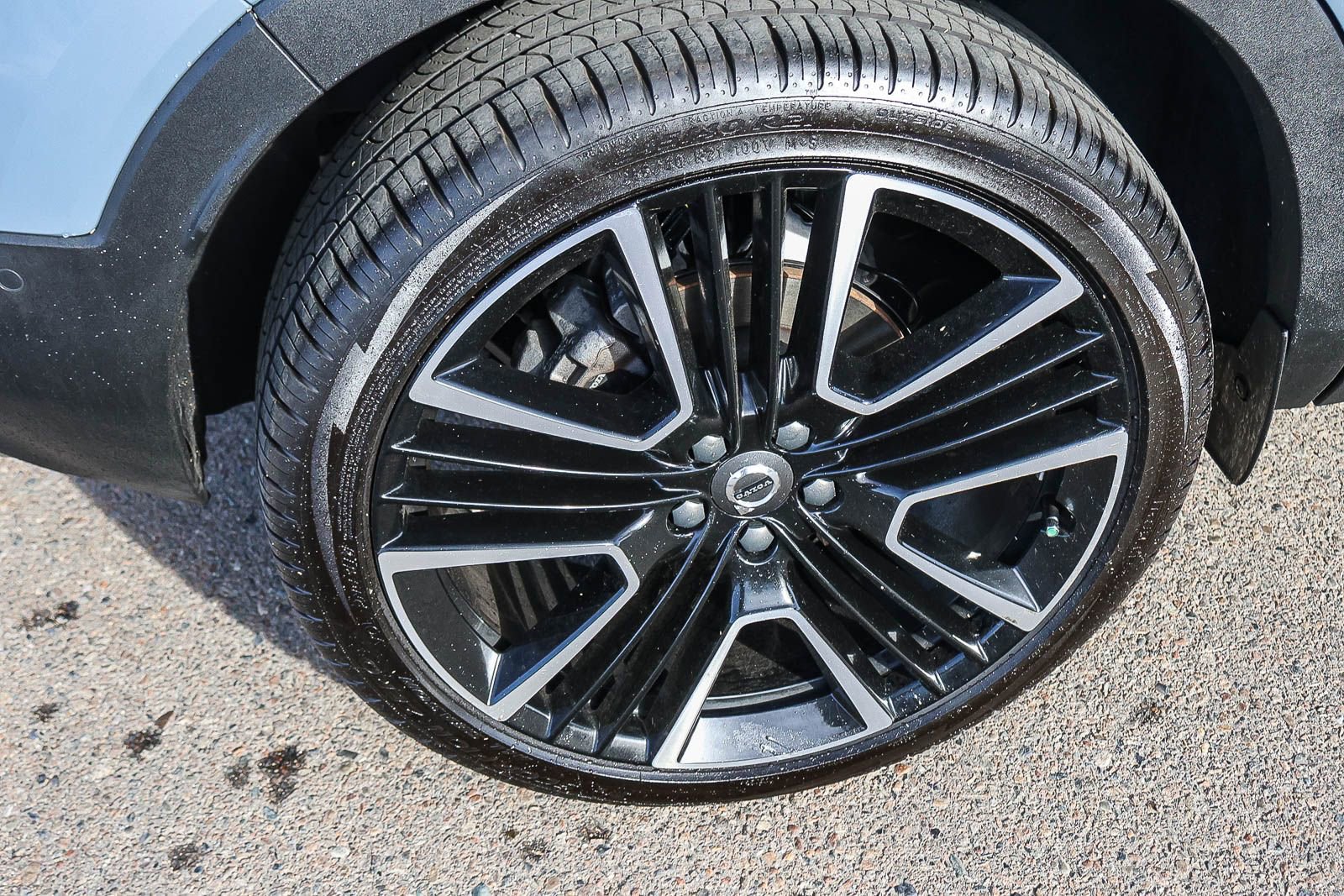 Used 2022 Volvo XC40 T5 Inscription w/ Advanced Package image 14