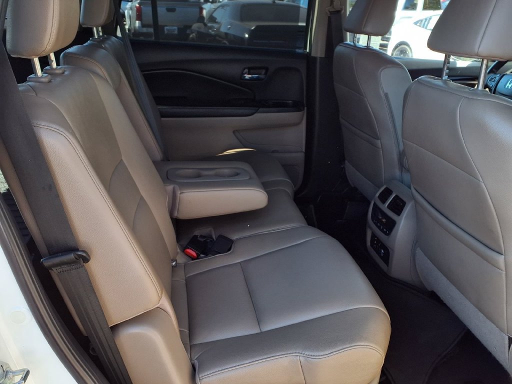 Used 2016 Honda Pilot Touring image 32