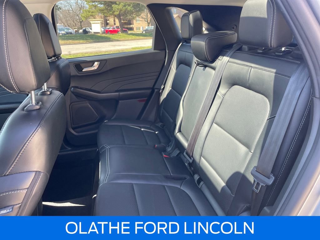 Used 2022 Ford Escape Titanium image 30