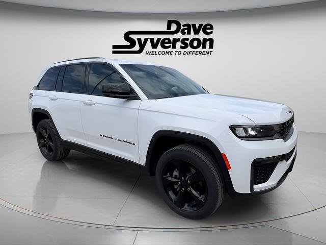 New 2026 Jeep Grand Cherokee Limited w/ Limited Altitude Package AWD/4WD image 3