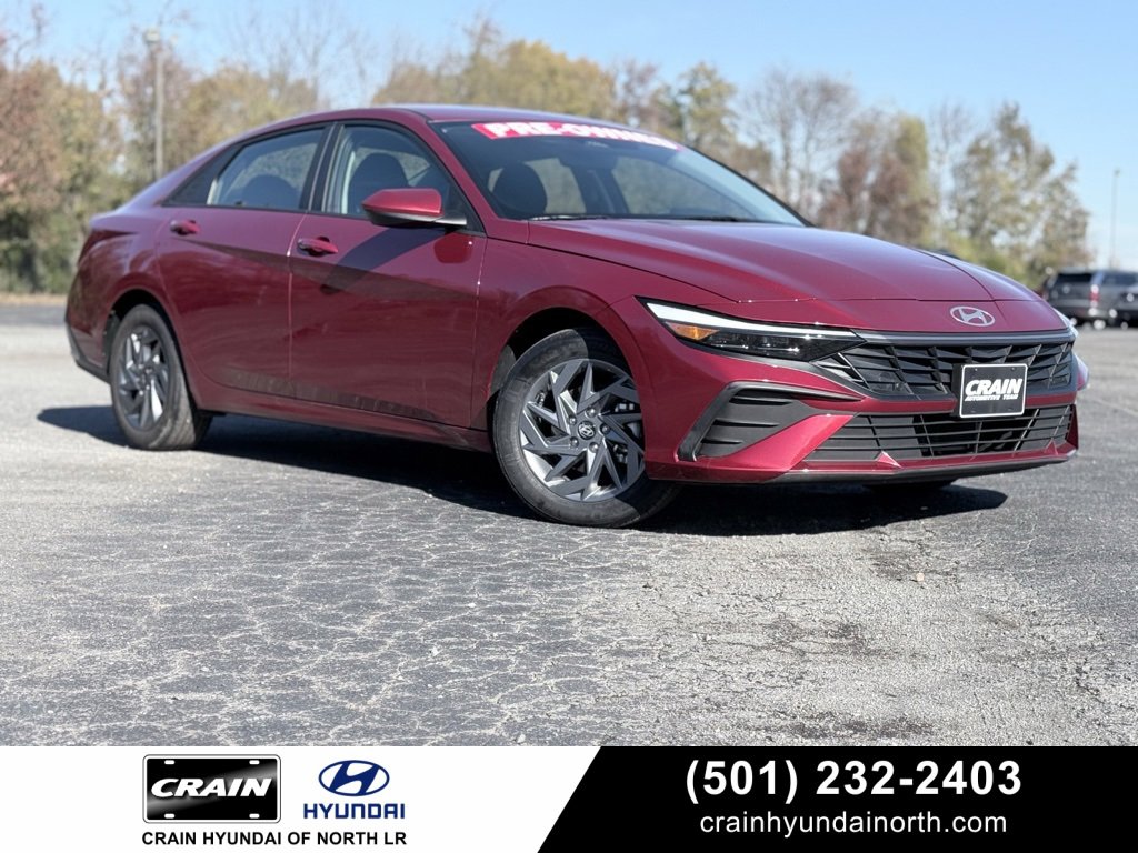 Used 2024 Hyundai Elantra SEL image 1