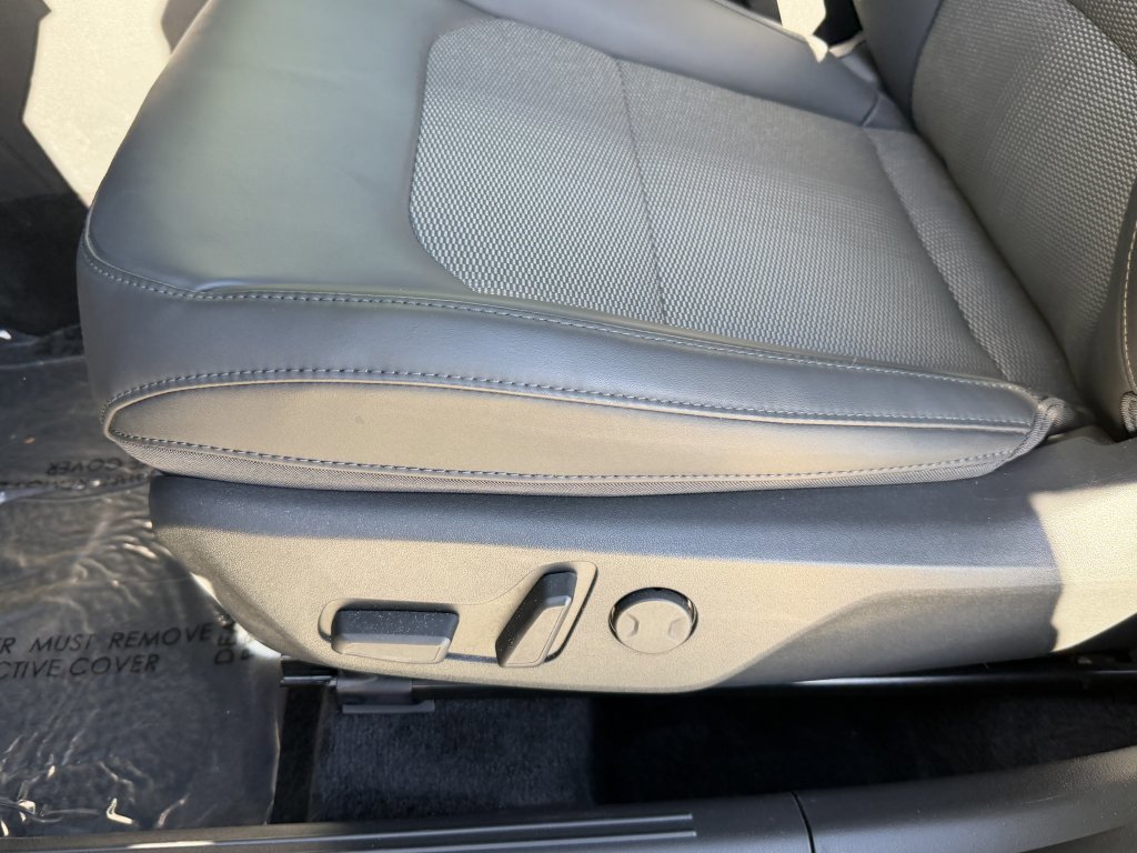 Used 2024 Kia Niro EX Touring image 29