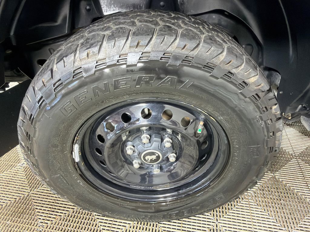 Used 2021 Ford Bronco Black Diamond image 17