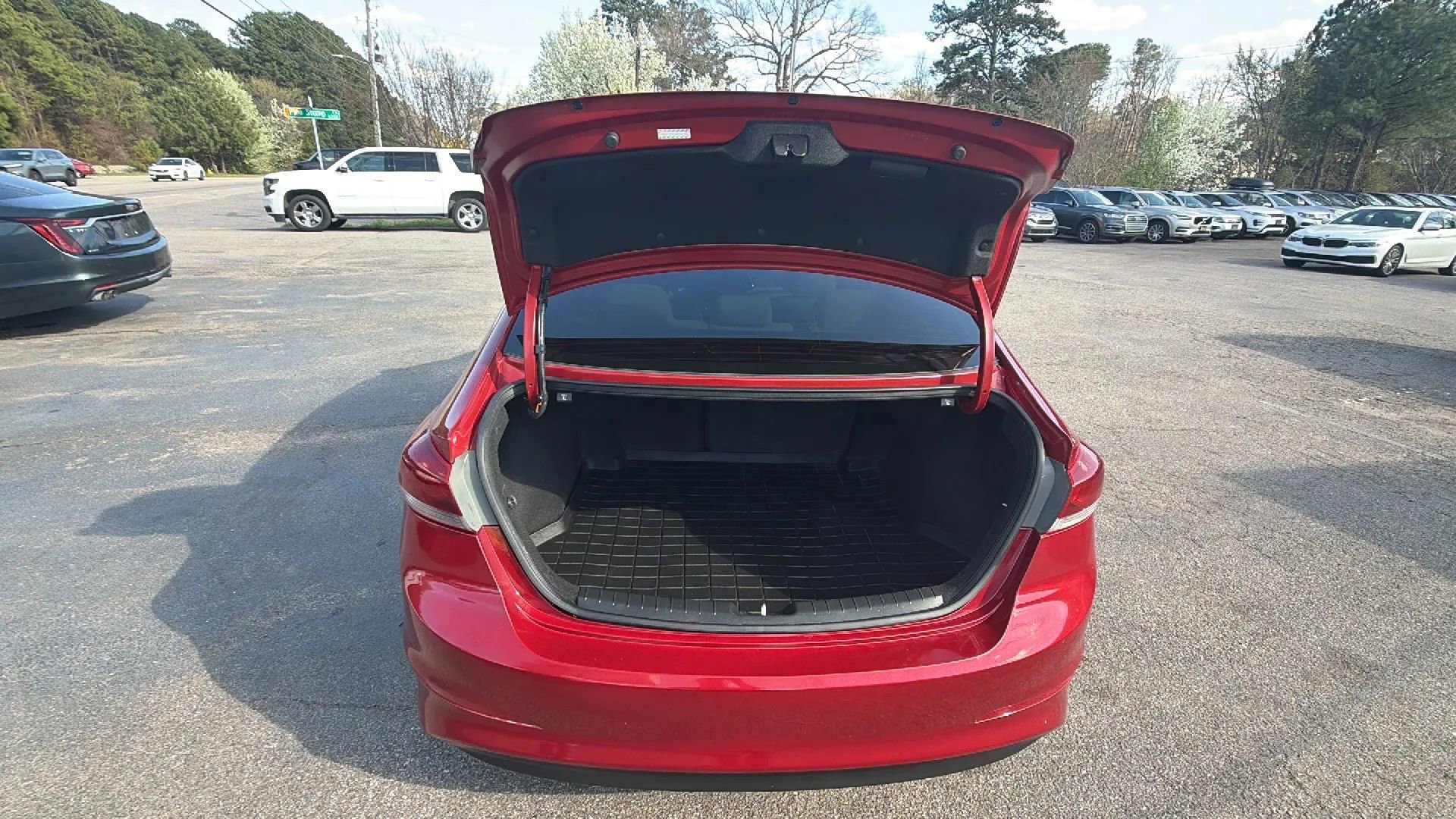 Used 2017 Hyundai Elantra SE image 17