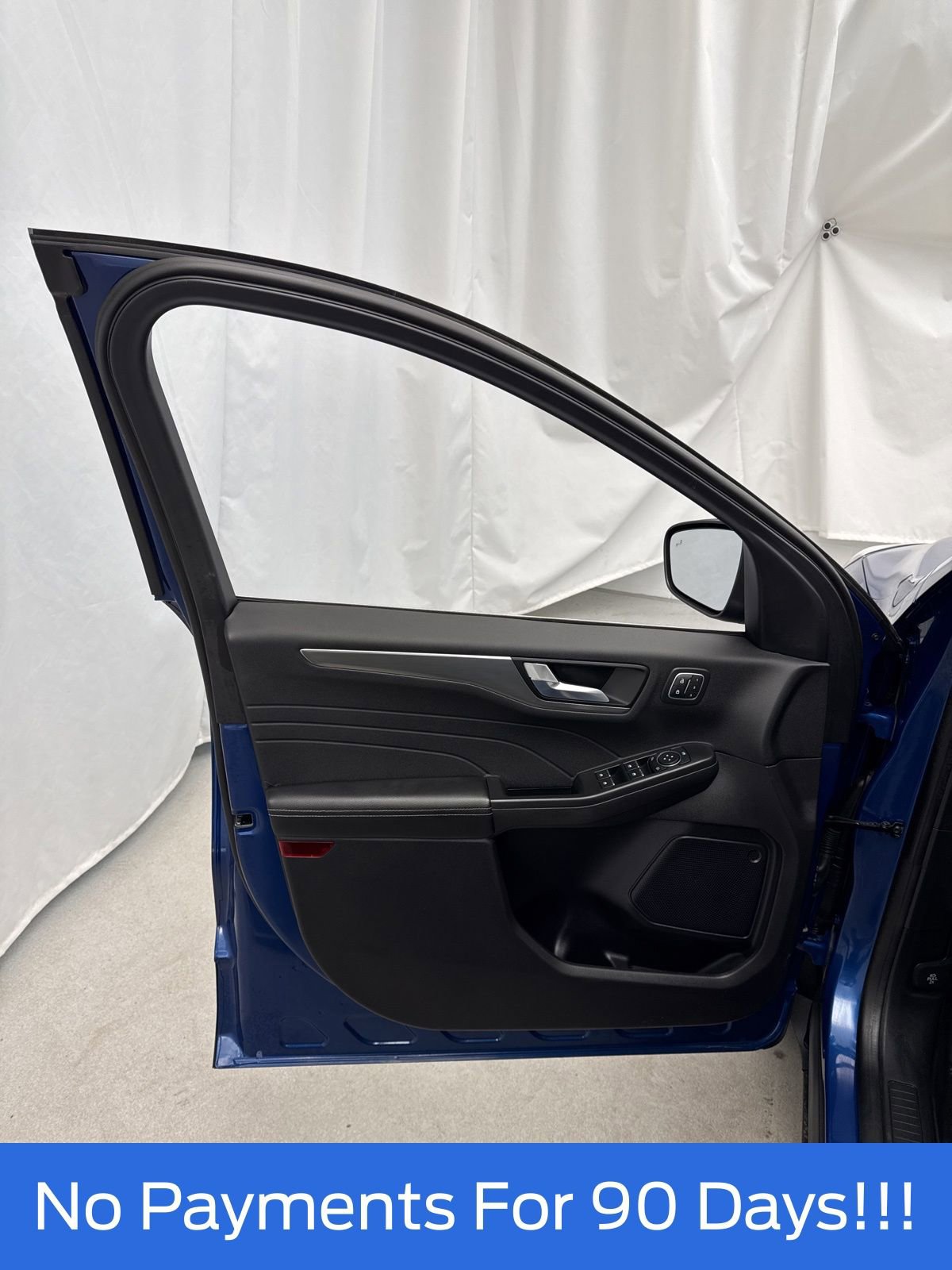 Certified 2022 Ford Escape Titanium w/ Class II Trailer Tow Package image 11