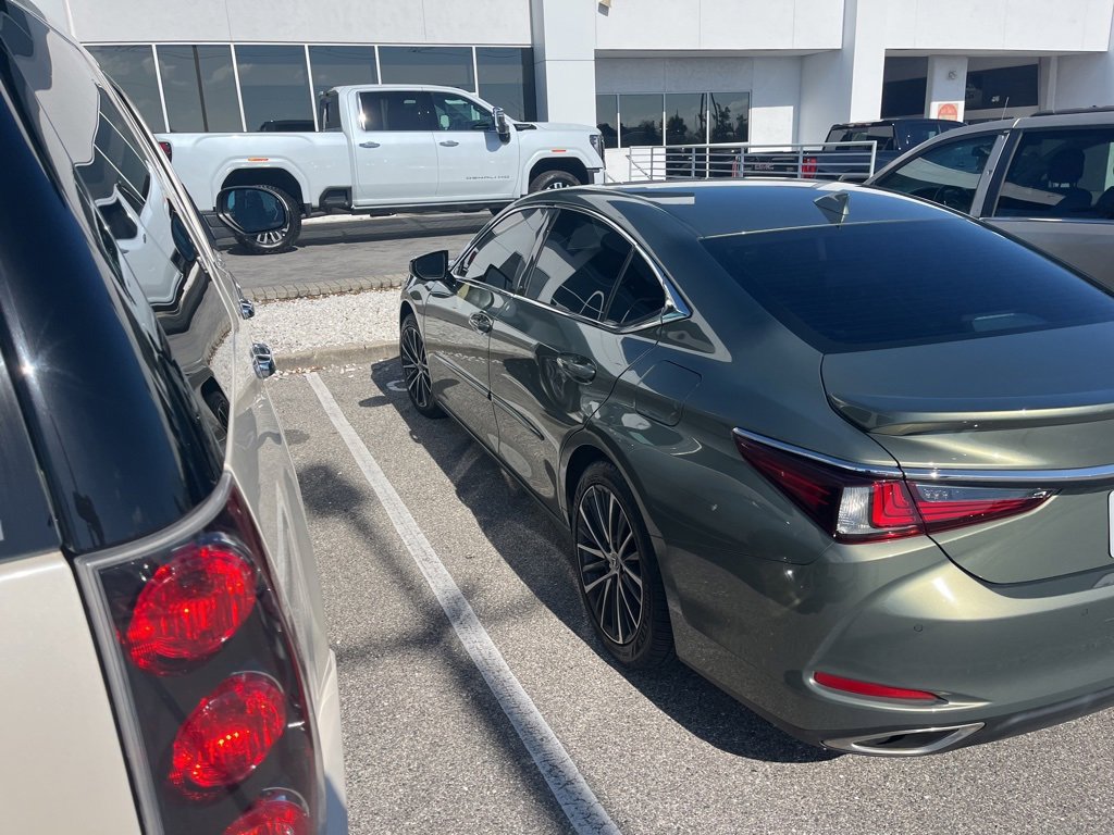 Used 2022 Lexus ES 350 w/ Premium Package image 3