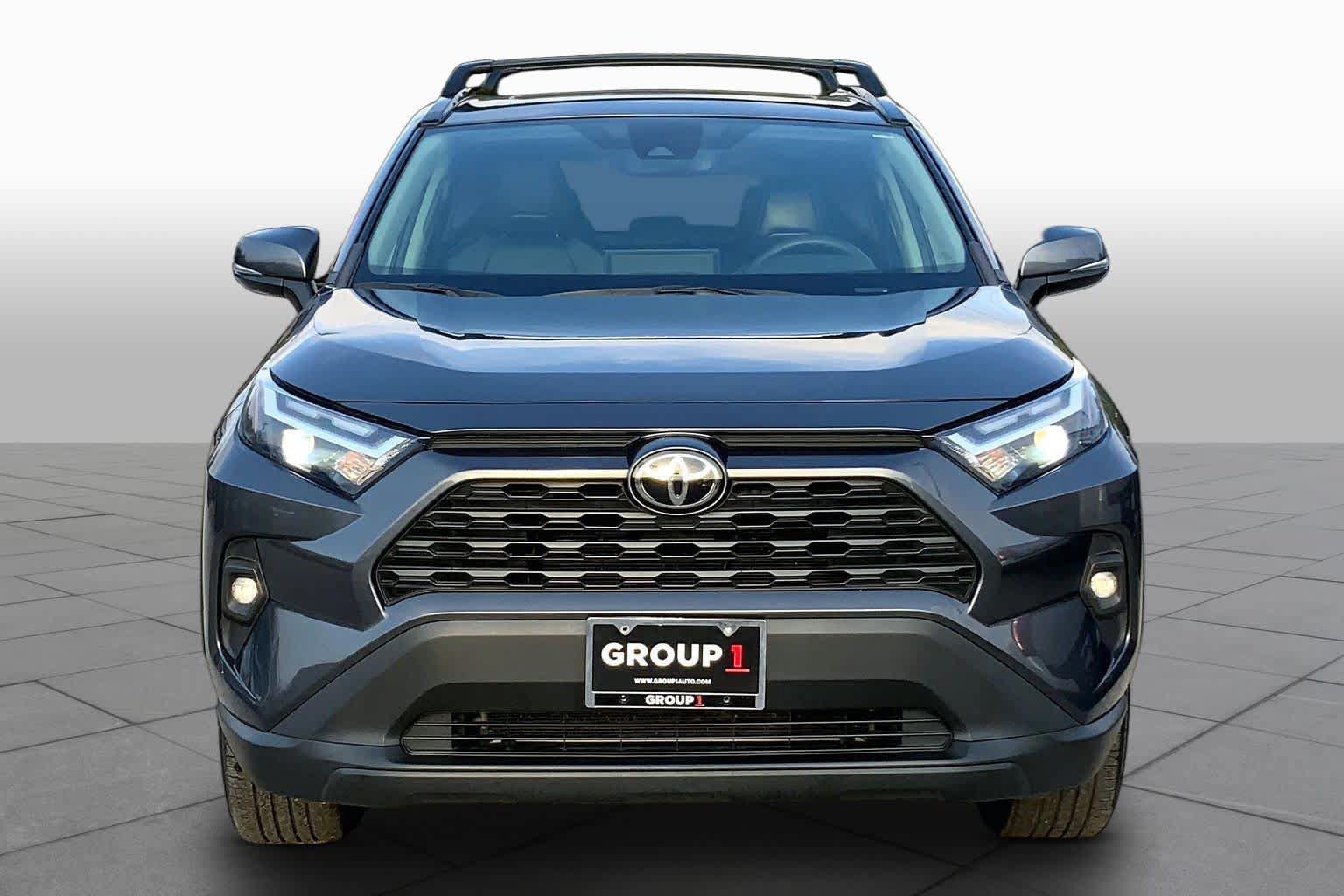 Used 2022 Toyota RAV4 XLE Premium FWD image 4