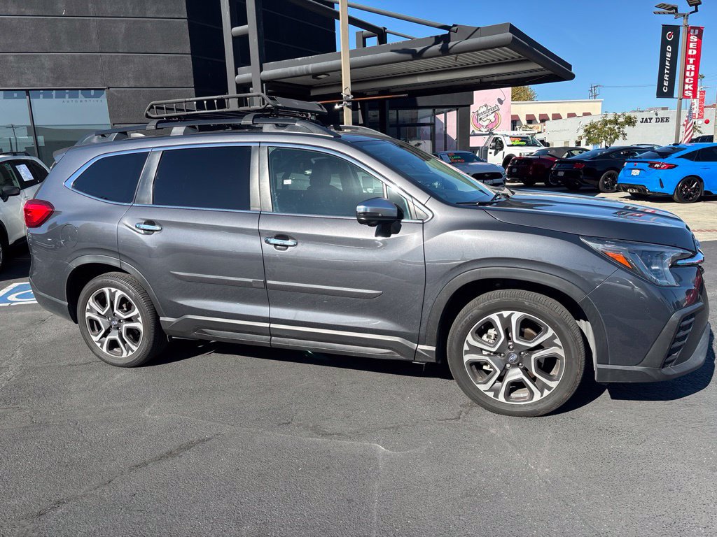 Used 2023 Subaru Ascent Touring AWD/4WD image 3