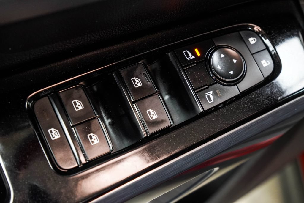 Used 2023 Nissan Pathfinder SL AWD/4WD image 42