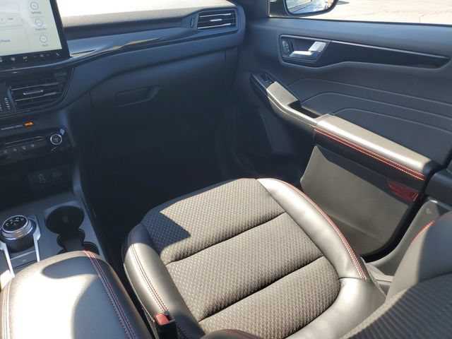 Used 2024 Ford Escape ST-Line w/ Tech Pack #1 AWD/4WD image 23
