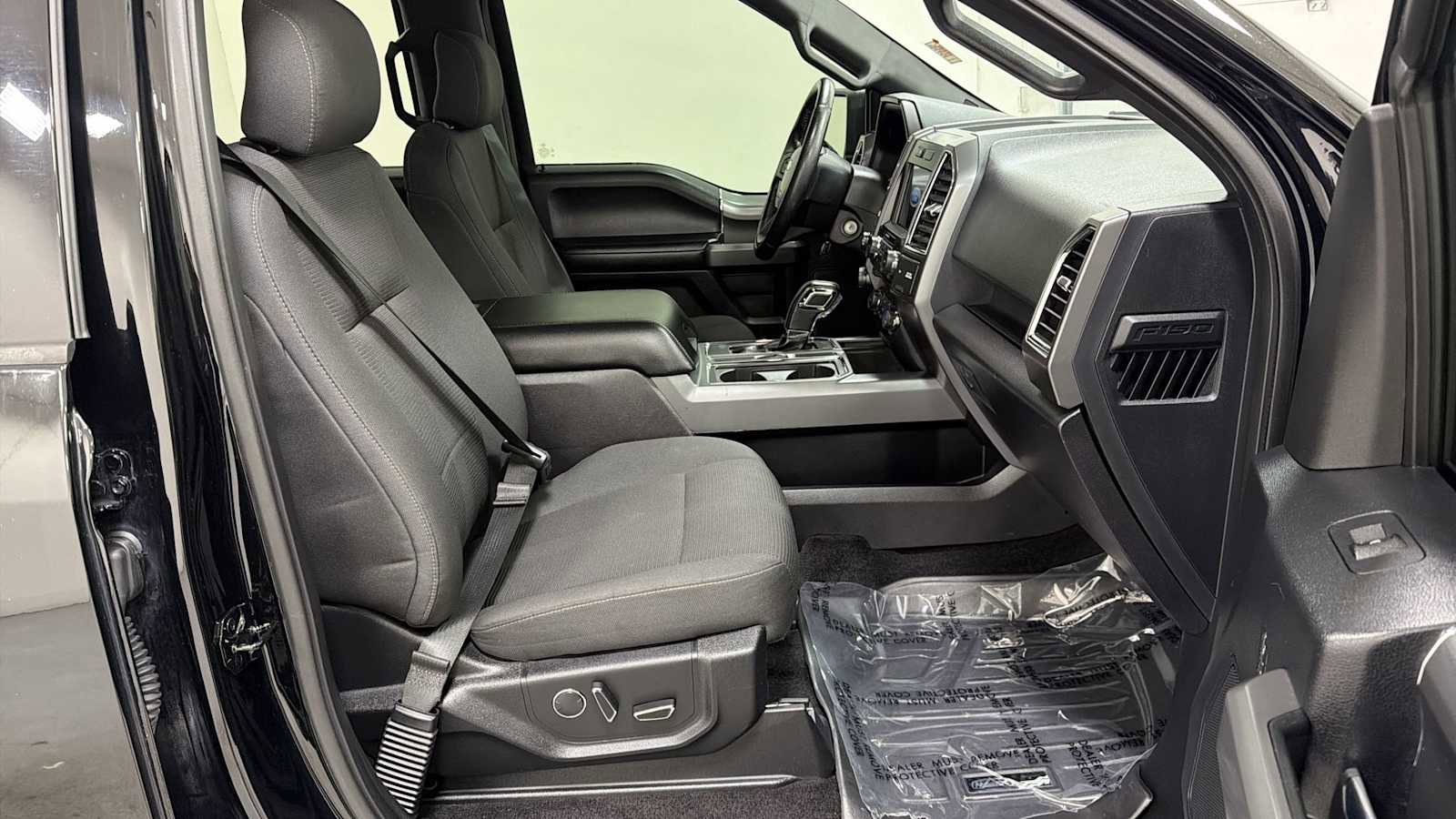 Used 2016 Ford F150 XLT w/ Equipment Group 302A Luxury AWD/4WD image 28