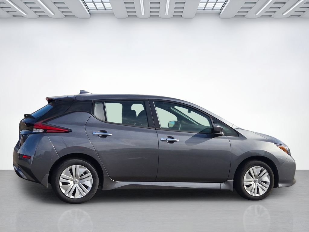 Certified 2025 Nissan Leaf S FWD image 3