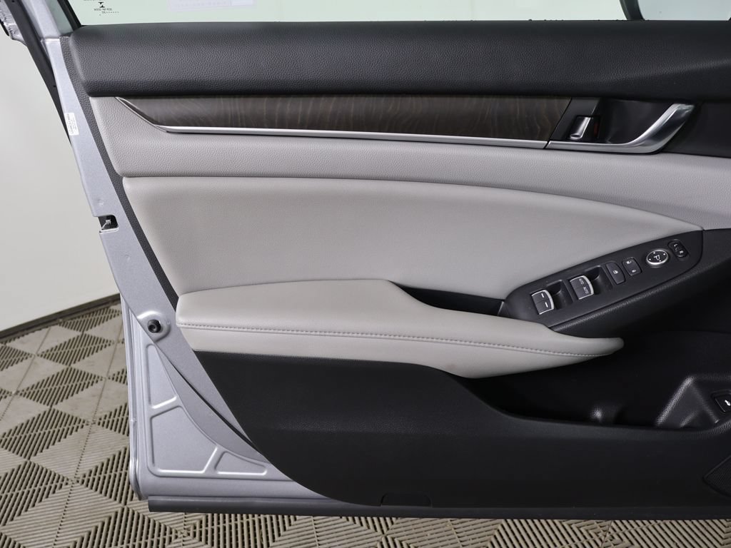 Used 2020 Honda Accord EX image 21