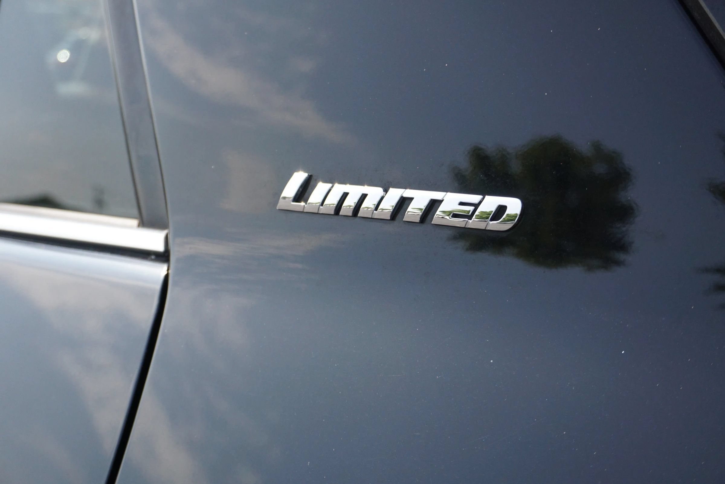 Used 2016 Toyota 4Runner Limited AWD/4WD image 9