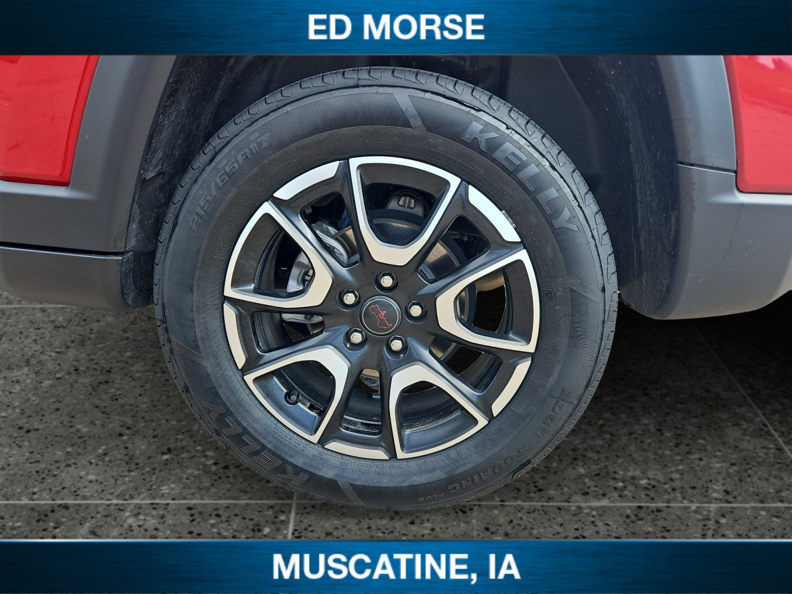 Used 2025 Jeep Compass Trailhawk AWD/4WD image 10