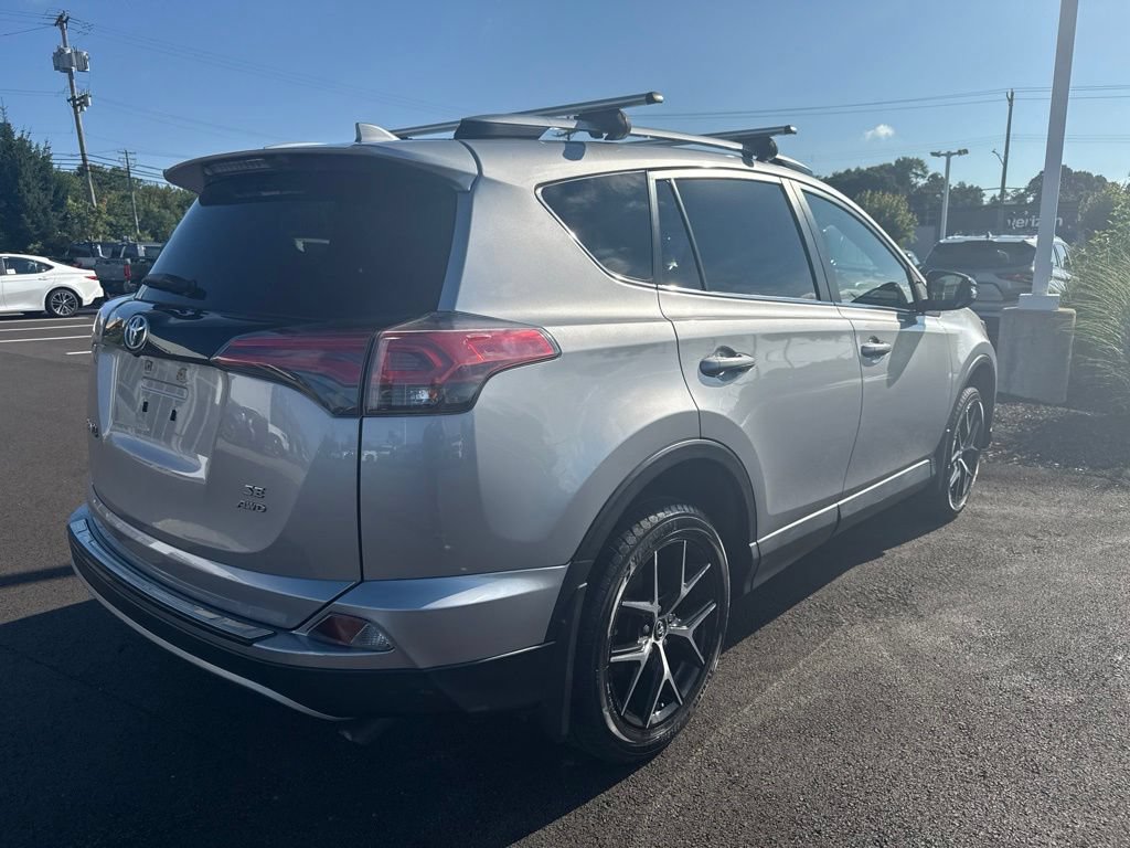 Used 2019 Chevrolet Traverse LT FWD image 5