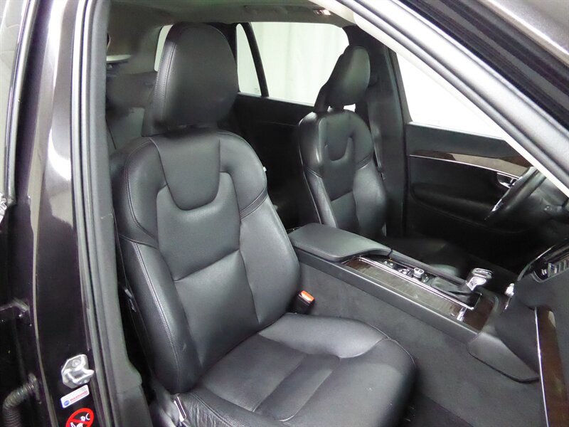 Used 2016 Volvo XC90 T6 Momentum w/ Momentum Plus Package AWD/4WD image 23