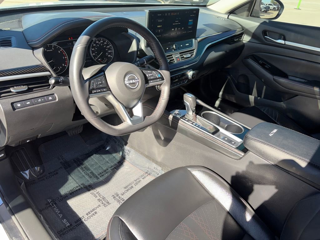 Used 2024 Nissan Altima 2.0 SR image 8