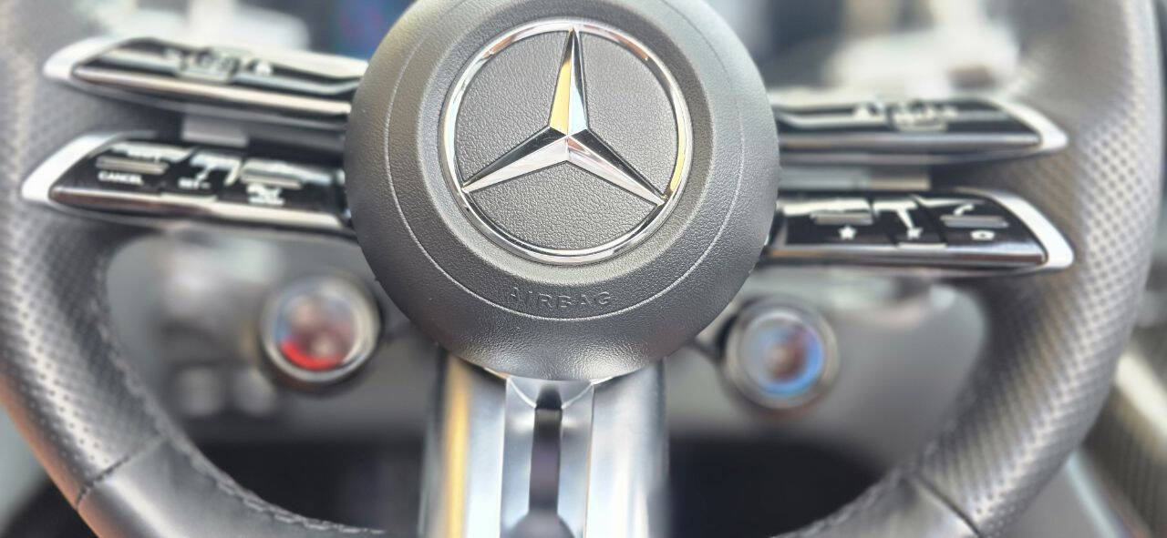 Used 2022 Mercedes-Benz SL 55 AMG 4MATIC image 37