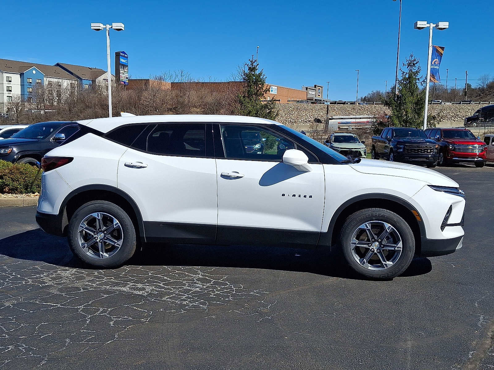 Used 2025 Chevrolet Blazer LT AWD/4WD image 7